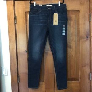 Levi’s Super Straight Distressed Wash